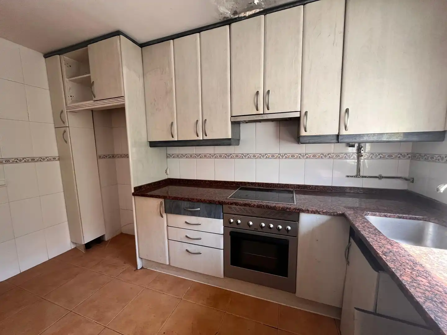 Cuina de Apartament en venda en Olías del Rey amb Jardí privat