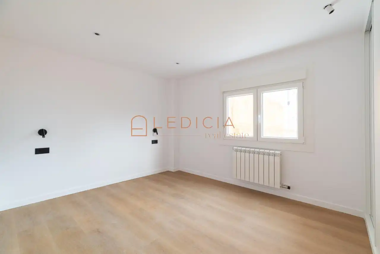 Bedroom of Flat for sale in Vigo   with Heating