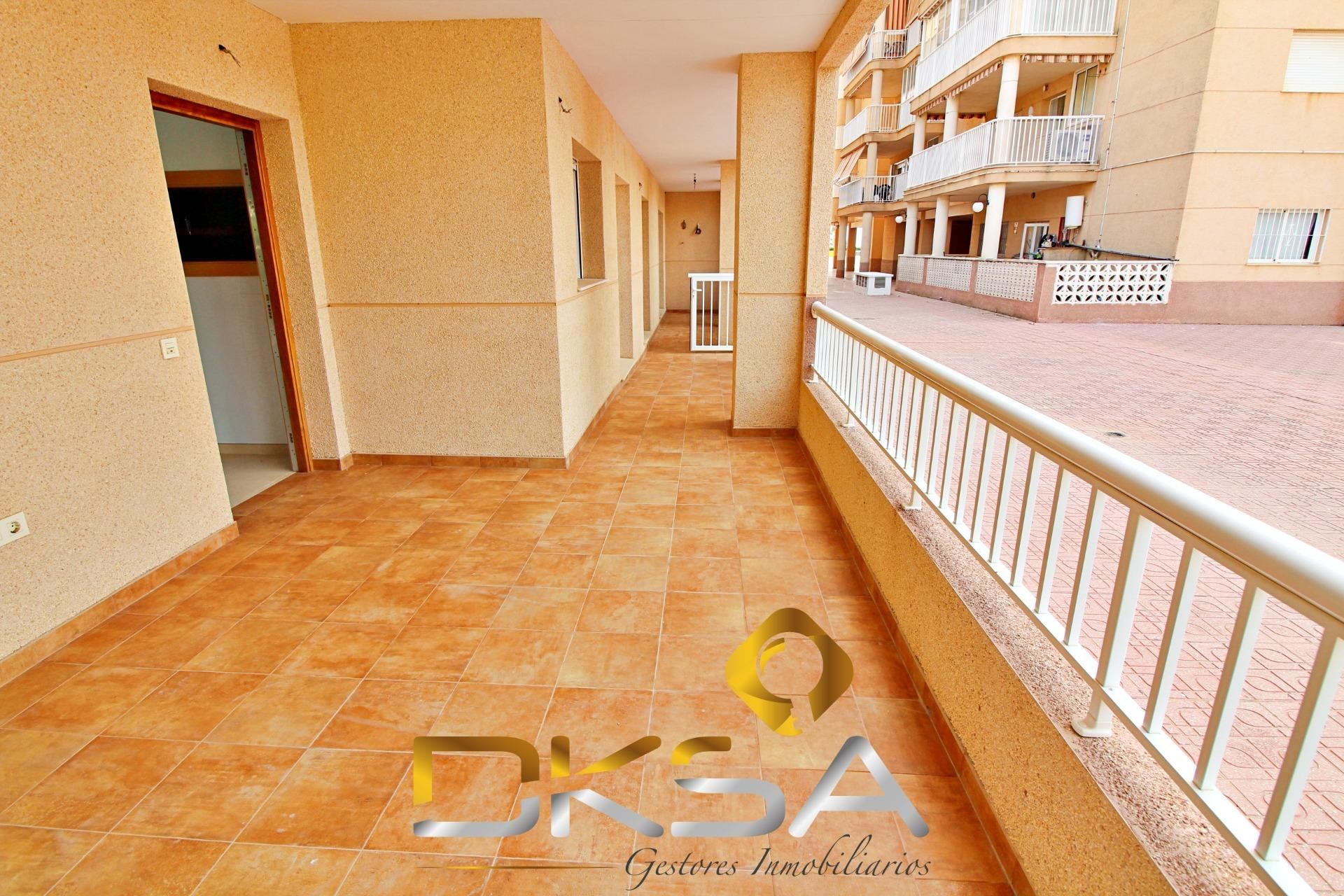 Vista exterior de Planta baixa en venda en Oropesa del Mar / Orpesa amb Jardí privat, Terrassa i Piscina comunitària