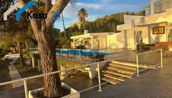Vista exterior de Casa o xalet en venda en Altea amb Jardí privat i Piscina