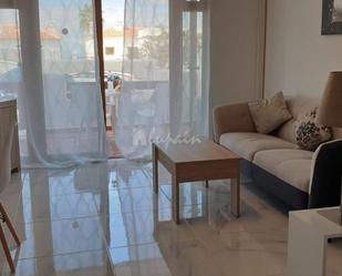 Sala d'estar de Casa adosada en venda en Arona