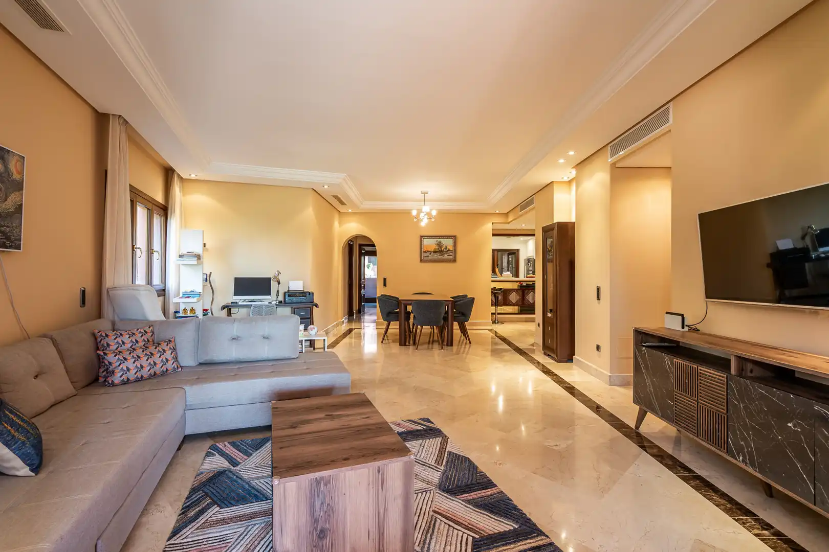Sala de estar de Planta baja en venta en Estepona con Aire acondicionado, Calefacción y Terraza