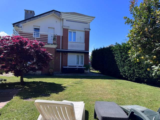 Casa-chalet en Venta en  JENOZ en Cacicedo