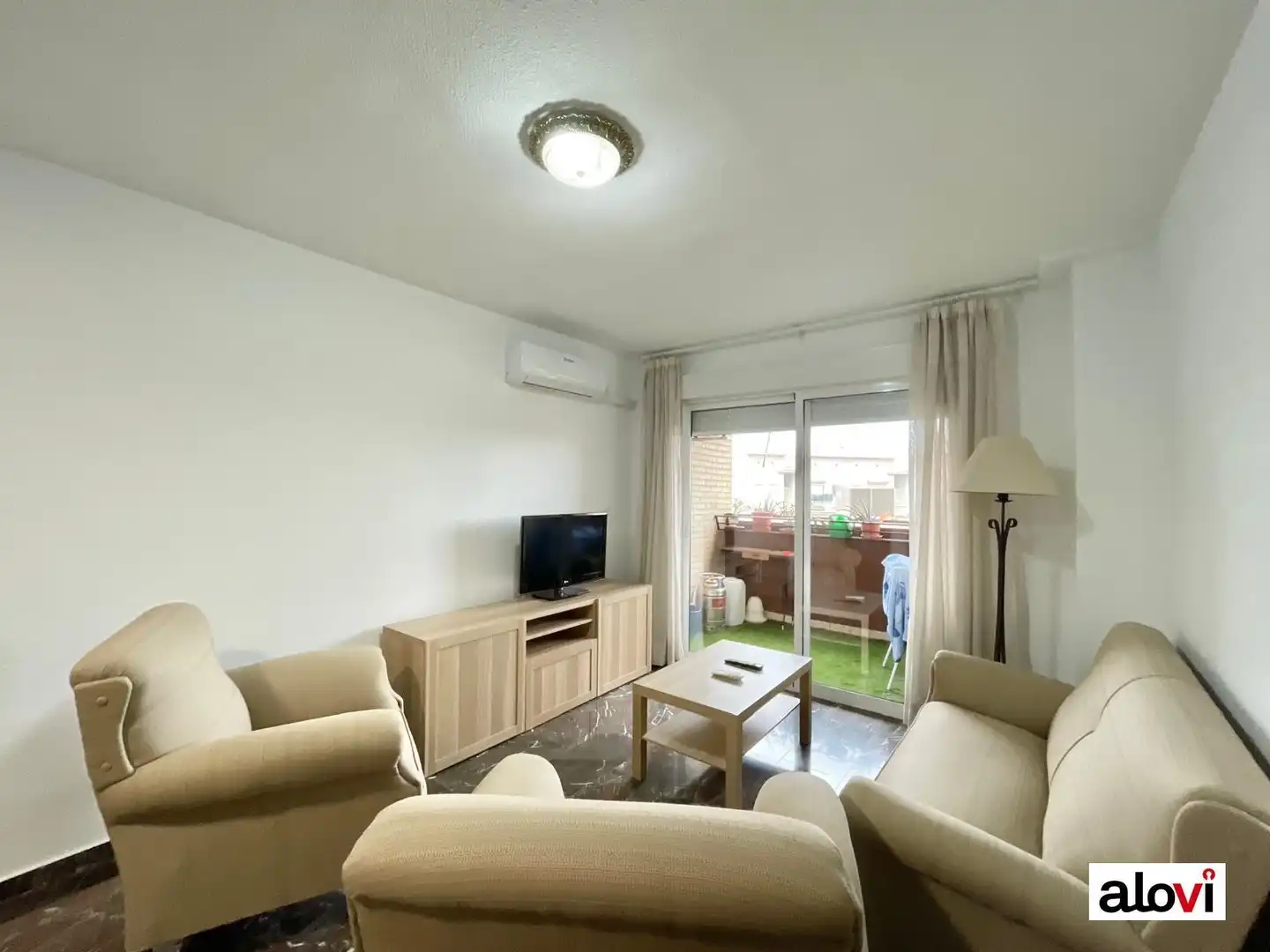Living room of Flat for rent in Granada  with Furnished and Balcony