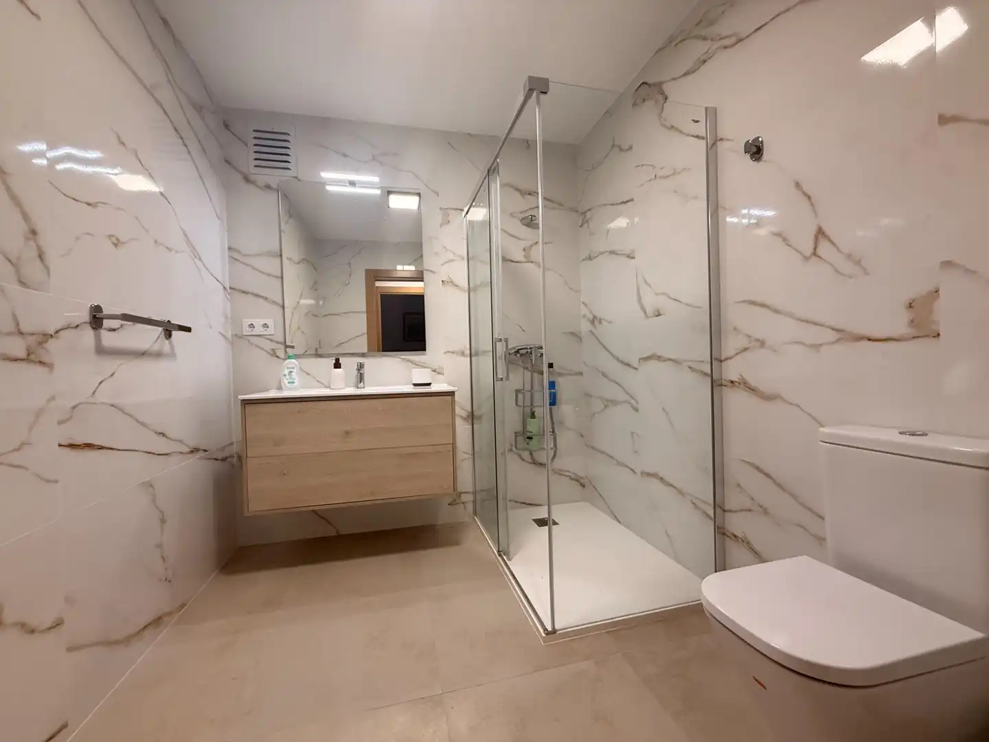Bathroom of Apartments for rent in Bareyo  with Heating, Terrace and Furnished