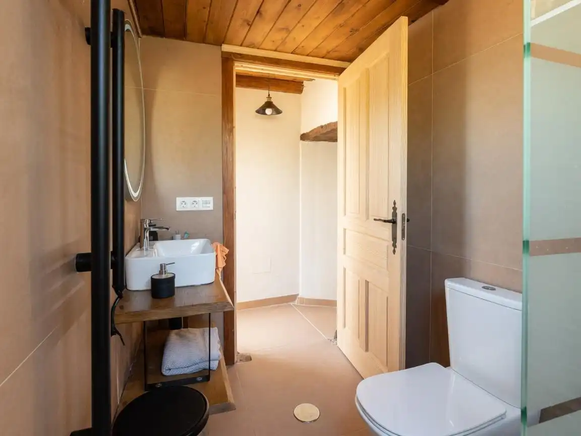 Badezimmer von Country house zum Verkauf in Piloña