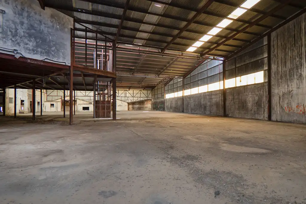 Nau industrial en venda a C/ San Javier, Baños y Mendigo