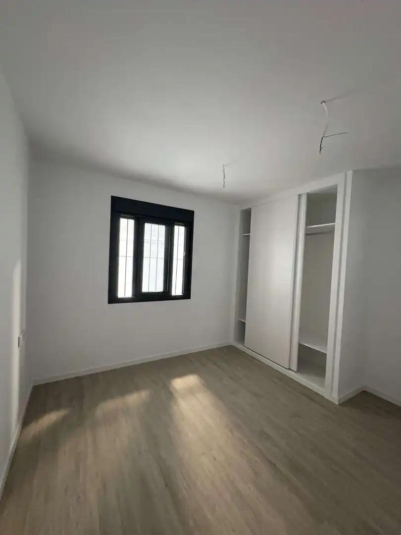 Dormitori de Apartament en venda en Málaga amb Parquet, Terrassa i Piscina