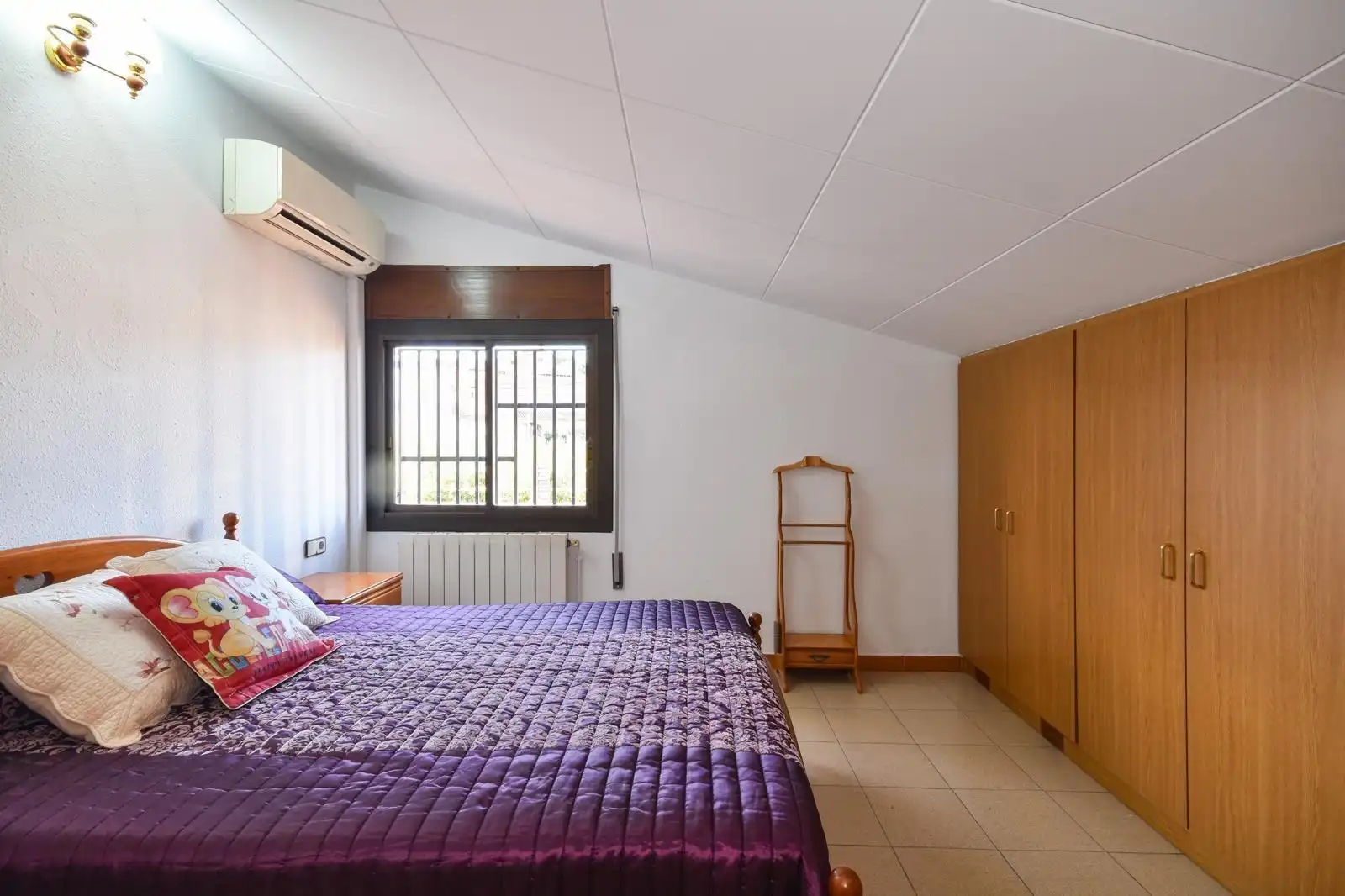 Habitación de Casa o chalet en venta en Santa Perpètua de Mogoda con Aire acondicionado, Calefacción y Jardín privado