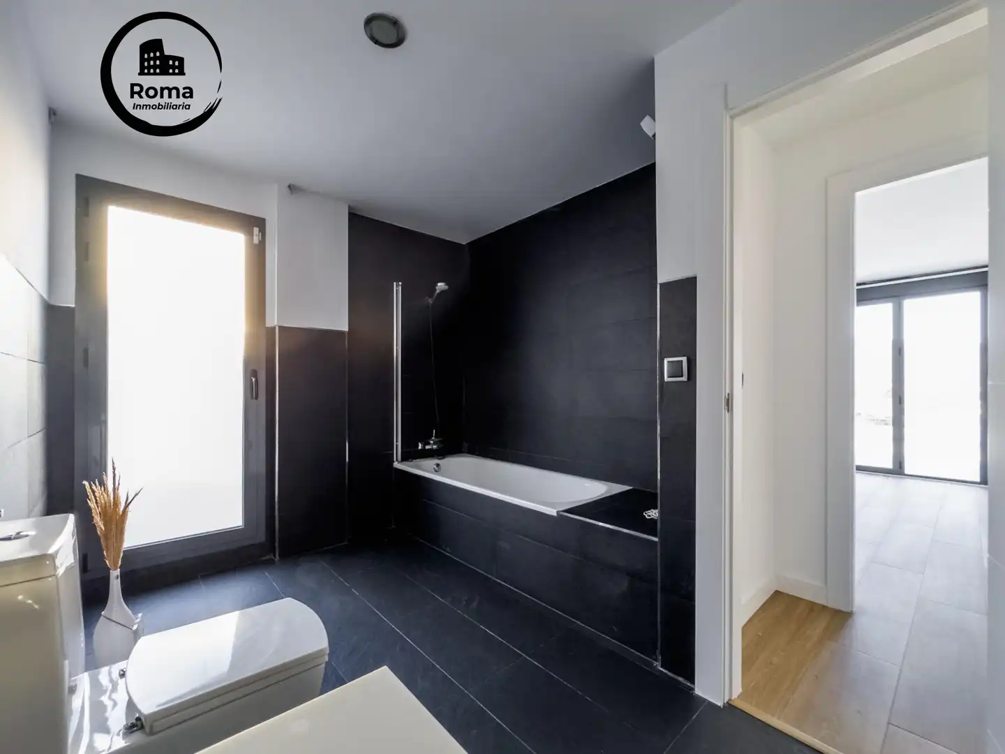 Baño de Casa o chalet en venta en La Zubia con Aire acondicionado, Calefacción y Jardín privado