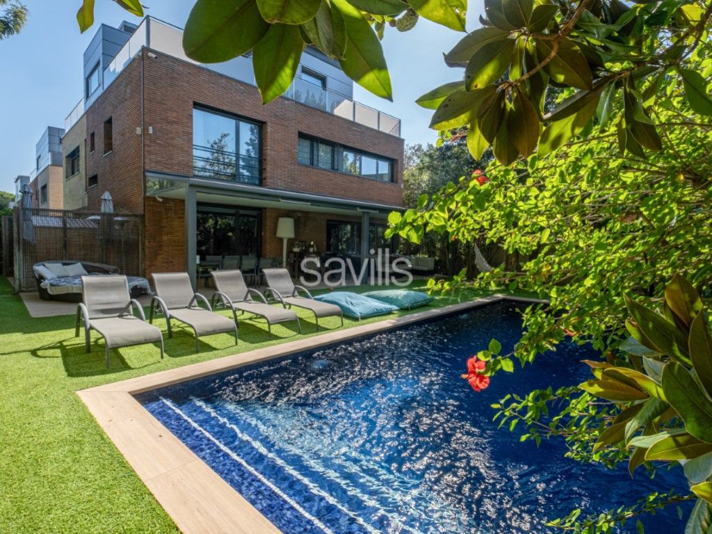 Swimming pool of House or chalet for sale in  Barcelona Capital