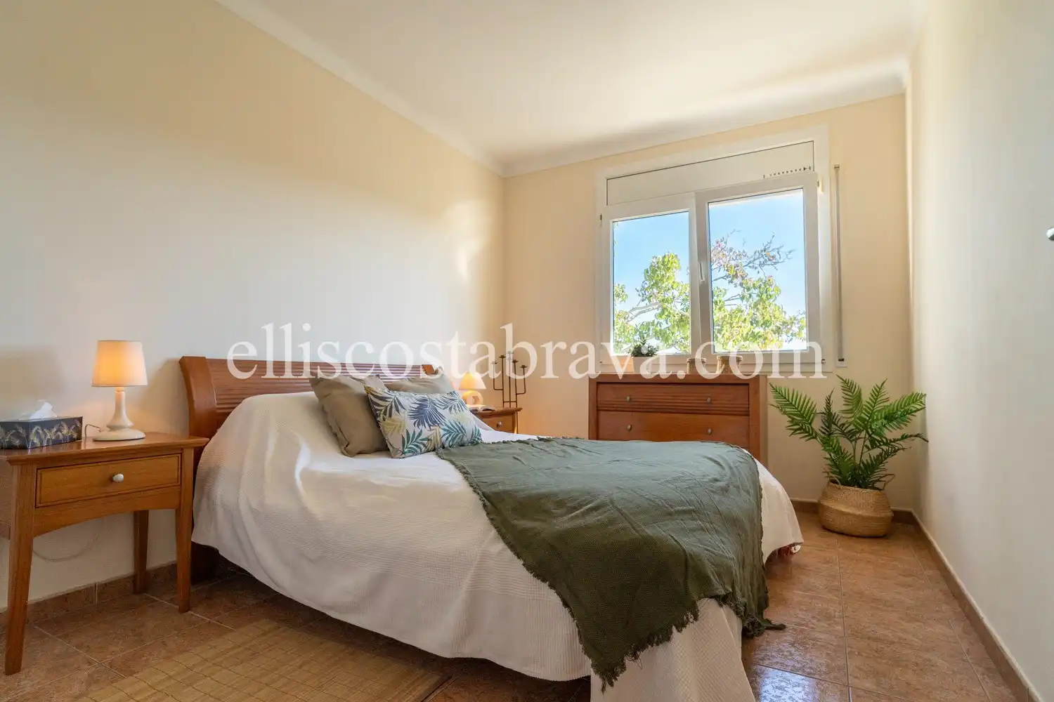 Casa con piscina en venta en Passatge Vall de Bianya, imagen 10