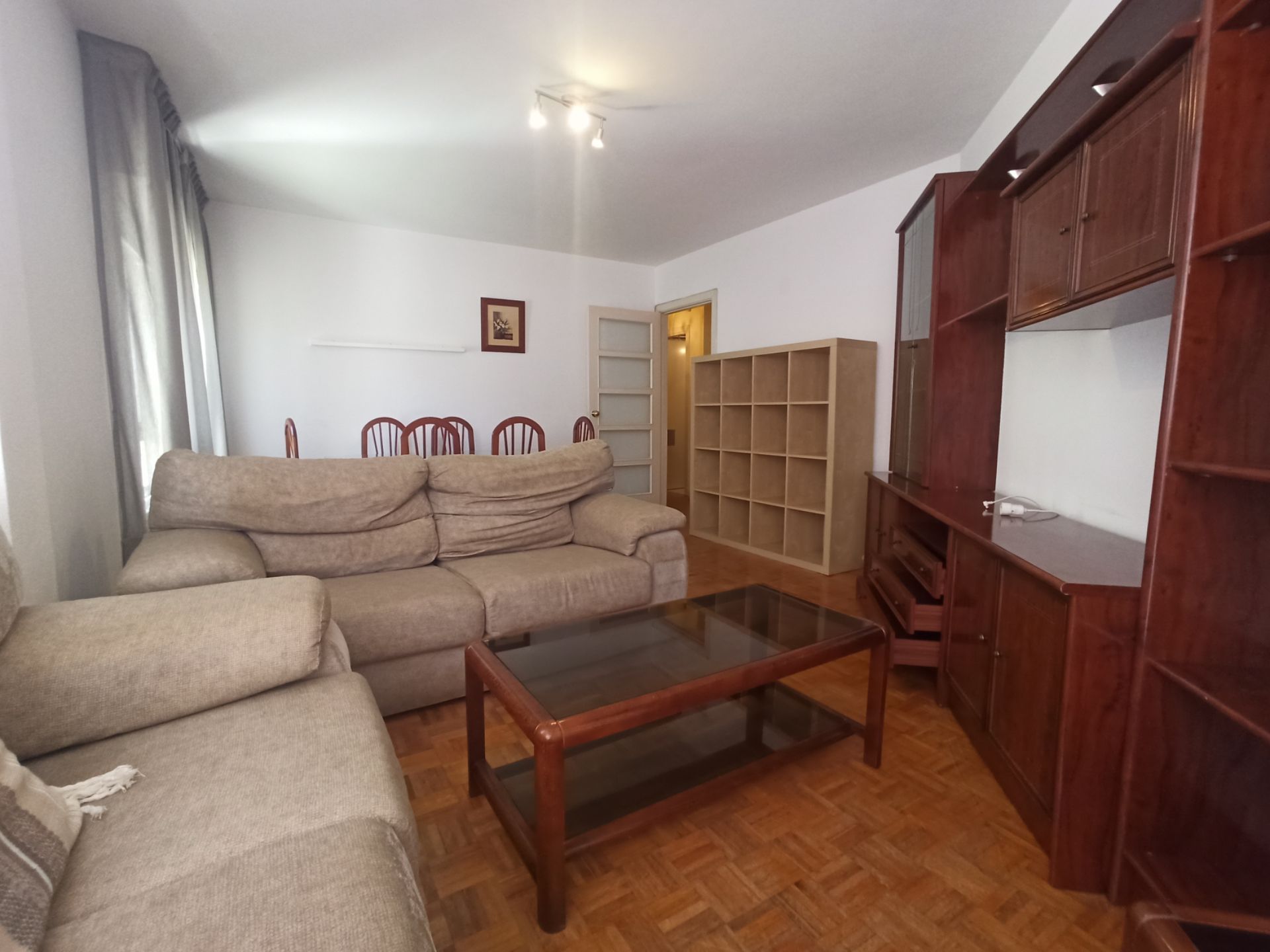 Sala d'estar de Pis de lloguer en Santiago de Compostela  amb Moblat