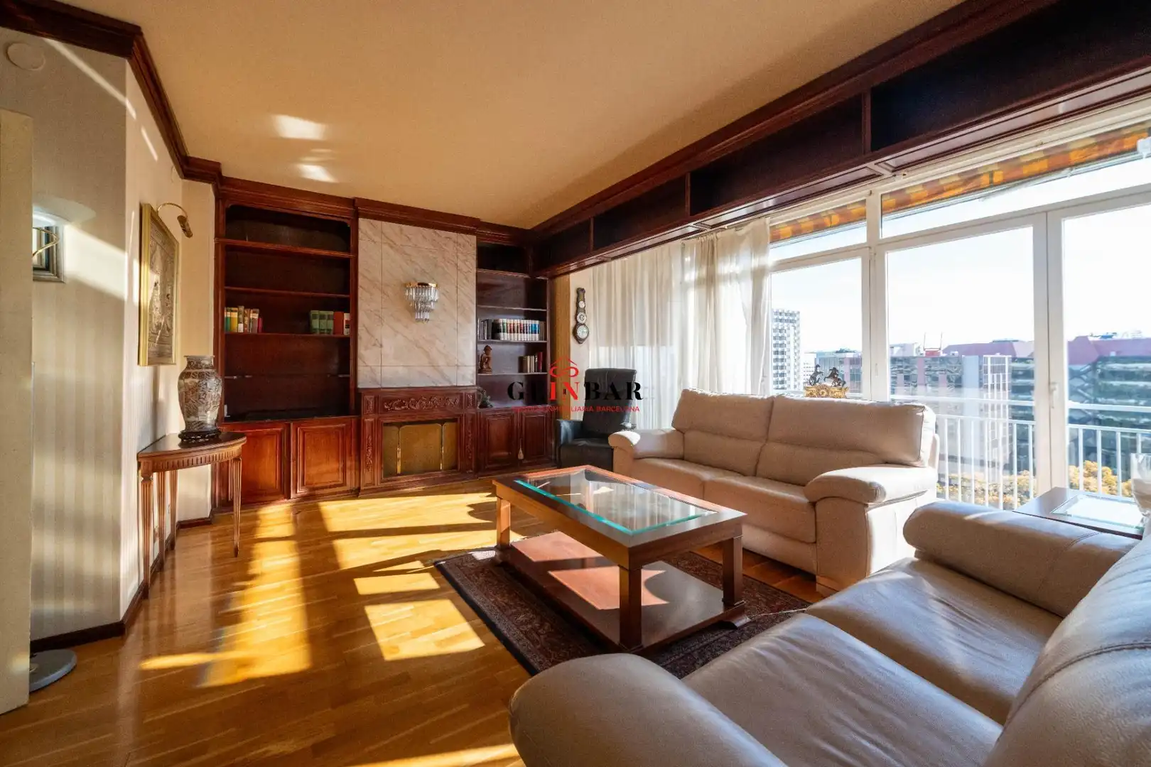 Wohnzimmer von Wohnung zum Verkauf in Barcelona mit Klimaanlage, Heizung und Privatgarten