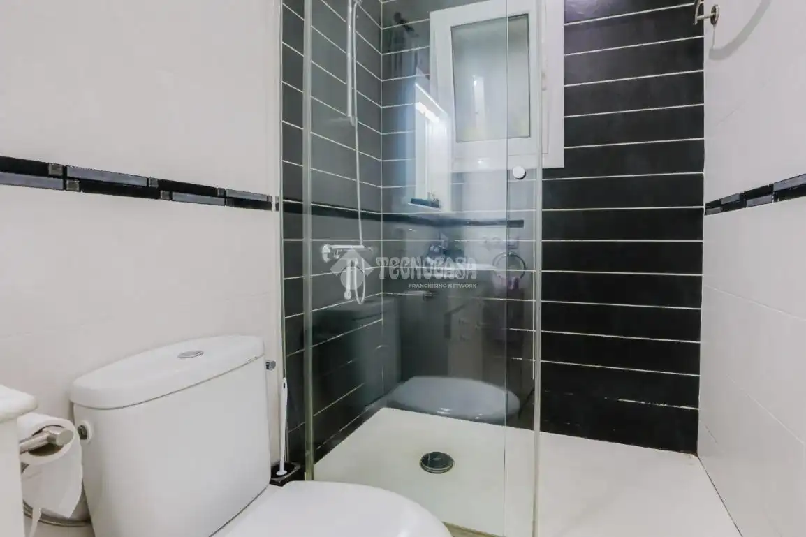 Baño de Piso en venta en Ripollet con Aire acondicionado, Calefacción y Balcón