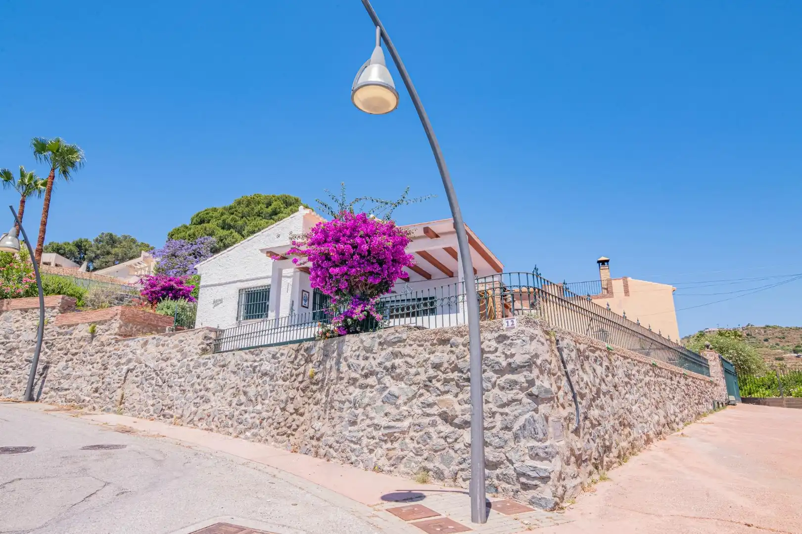 Vista exterior de Casa o chalet en venta en Almuñécar con Terraza y Piscina