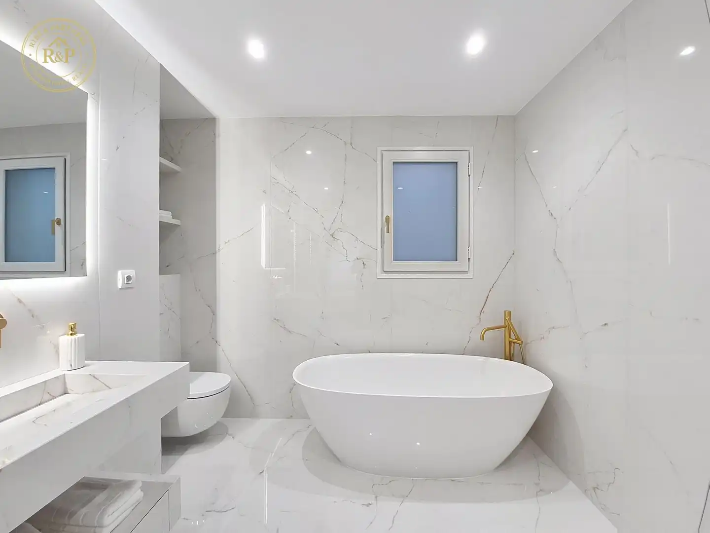 Bathroom of Flat for sale in Barcelona  with Heating, Storage room and Swimming Pool