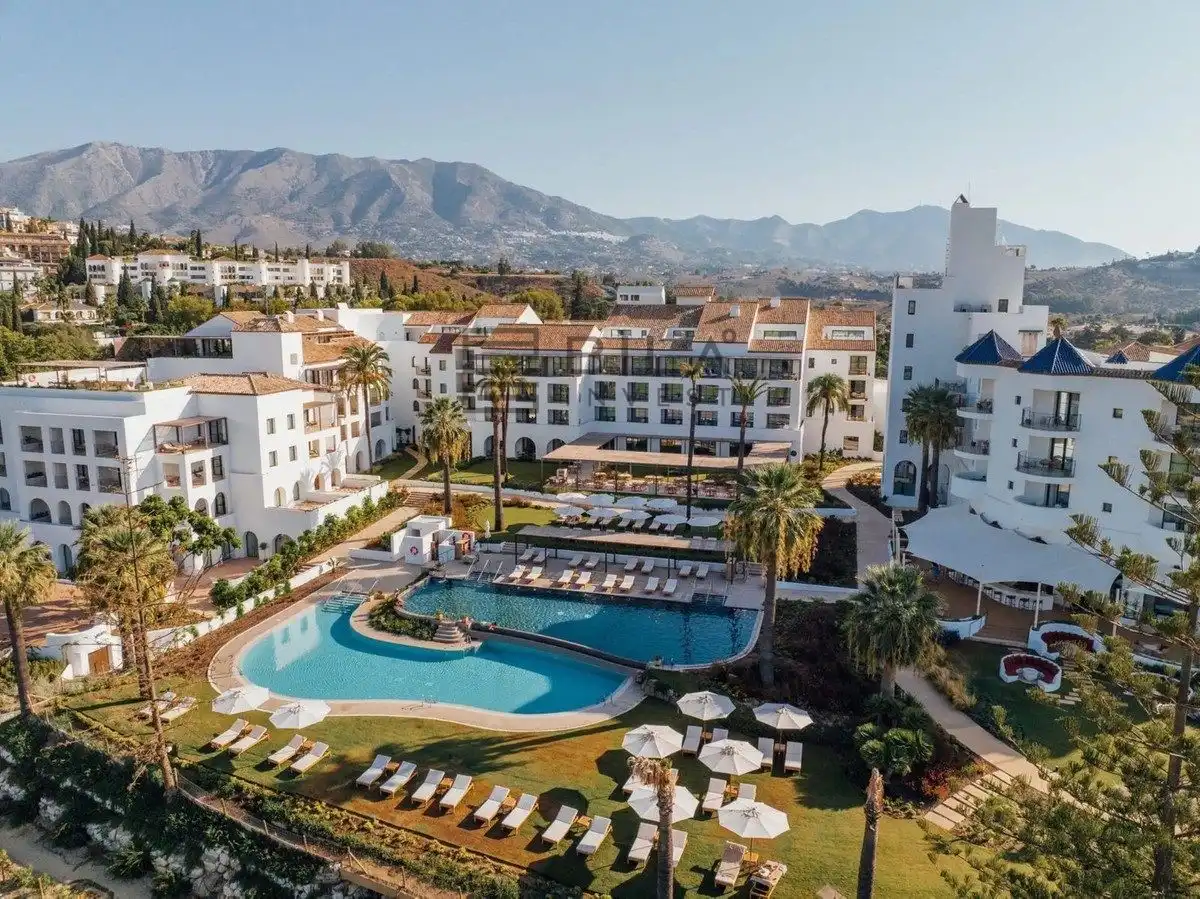 Vista exterior de Àtic en venda en Mijas amb Aire condicionat, Terrassa i Traster