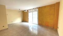 Sala d'estar de Pis en venda en Rubí amb Aire condicionat i Terrassa
