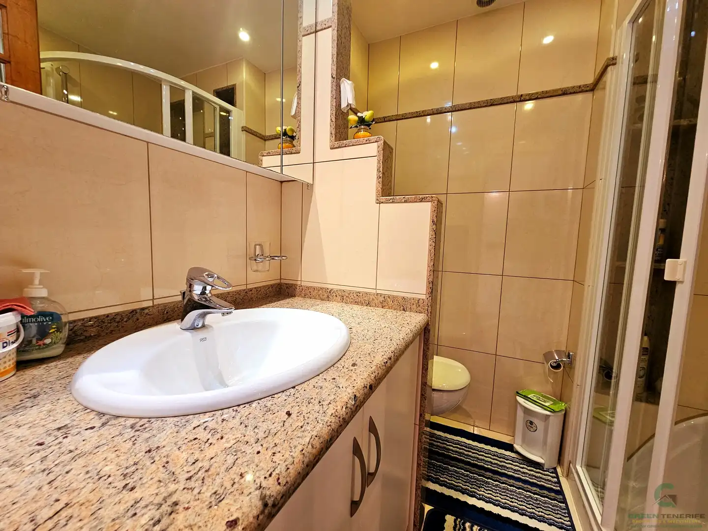 Baño de Piso en venta en Adeje con Aire acondicionado, Terraza y Piscina