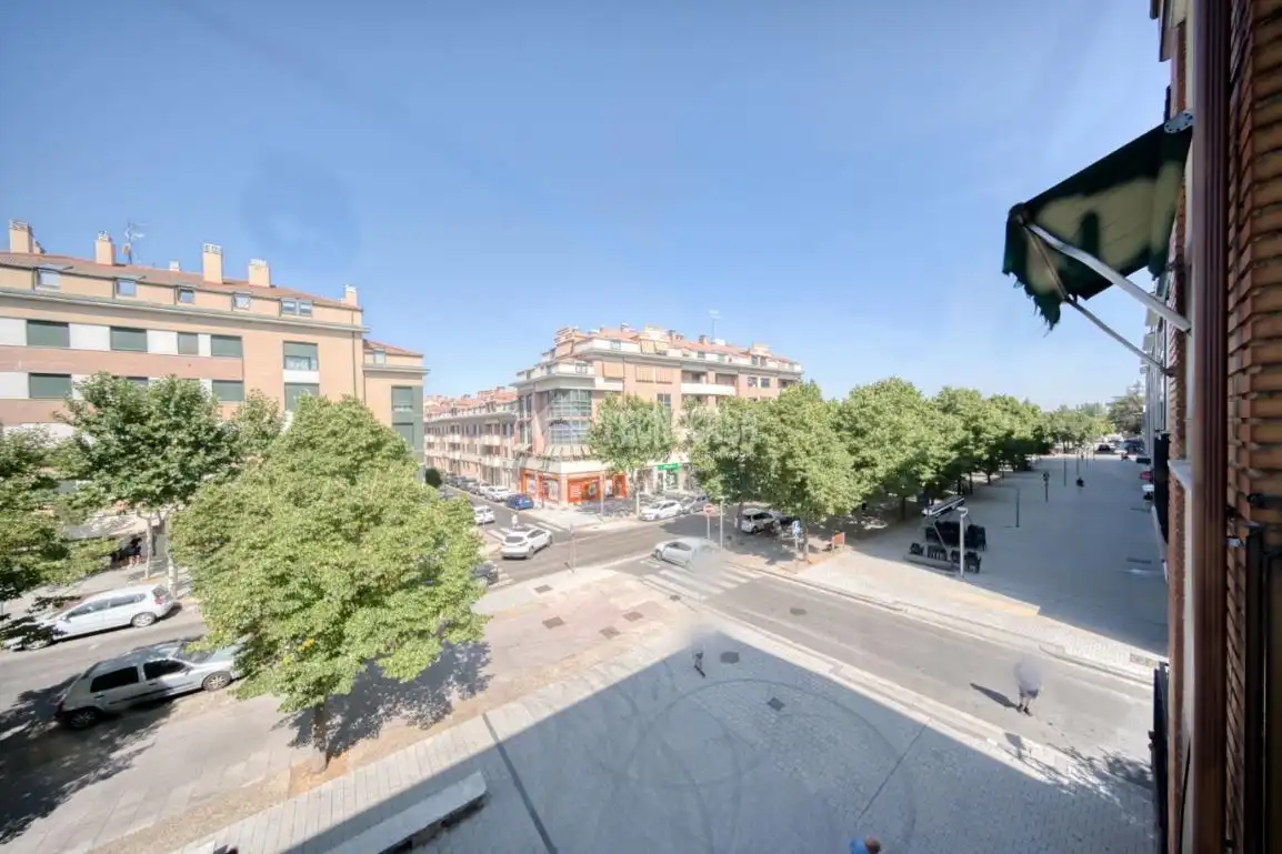Vista exterior de Pis en venda en Laguna de Duero amb Aire condicionat, Calefacció i Terrassa