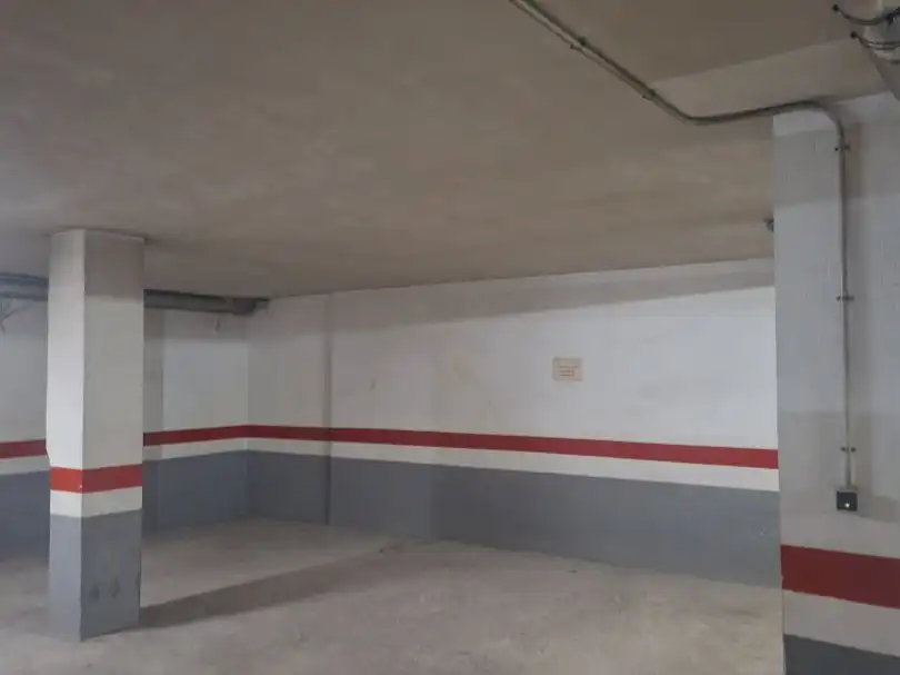 Parkplatz von Garage zur Miete in Valencia