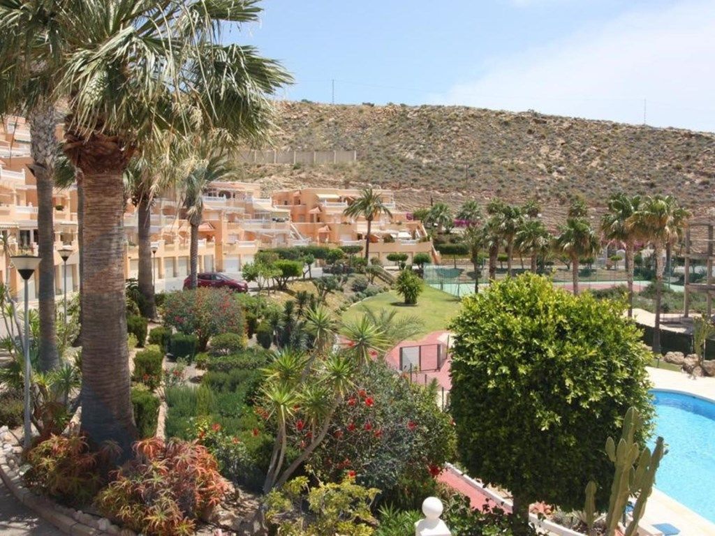 Vista exterior de Apartament en venda en Pulpí amb Aire condicionat, Terrassa i Piscina
