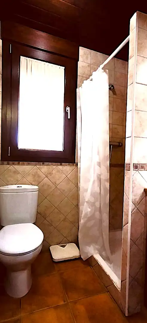 Badezimmer von Country house zum Verkauf in Barrado mit Heizung, Möbliert und Waschmaschine