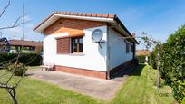 Exterior view of House or chalet for sale in Carreño  with Heating, Private garden and Parquet flooring