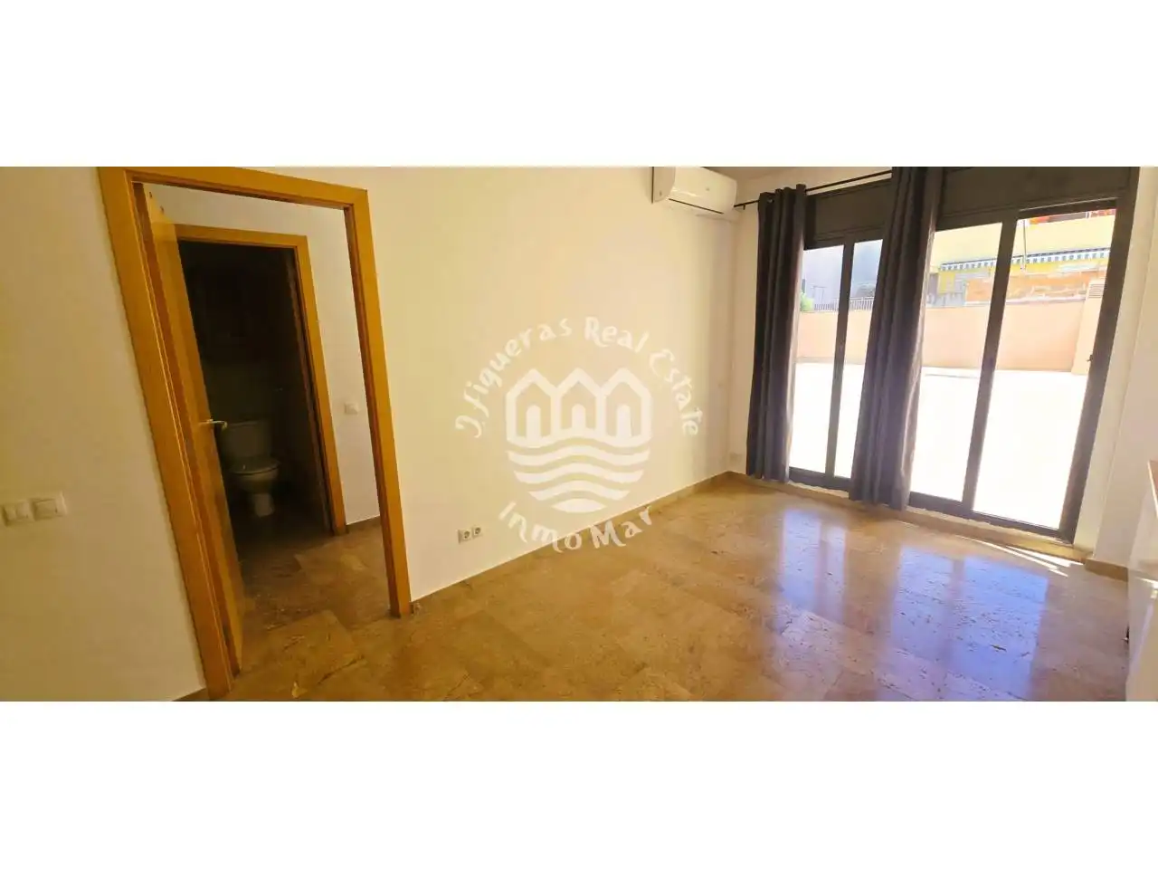 Bedroom of Flat for sale in Terrassa  with Air Conditioner, Heating and Private garden