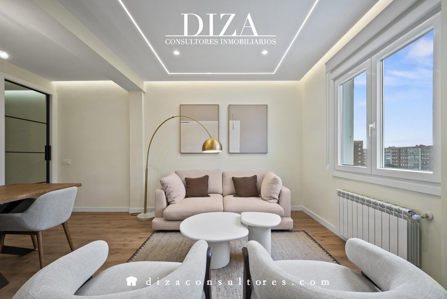 Sala d'estar de Pis en venda en  Madrid Capital amb Aire condicionat, Calefacció i Piscina