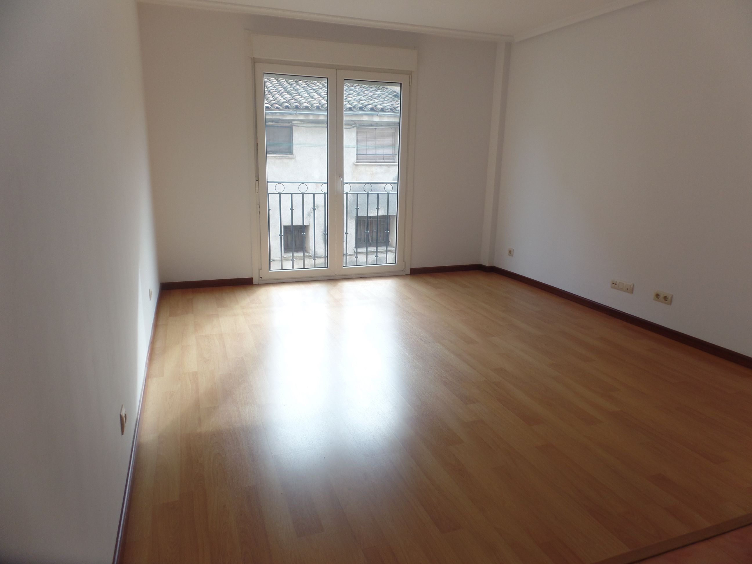 Sala d'estar de Apartament en venda en Calahorra amb Calefacció, Parquet i Traster