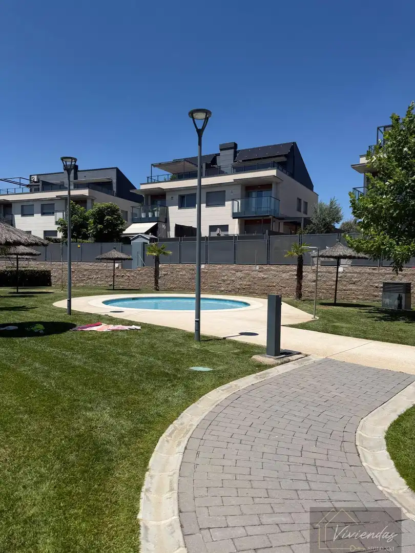 Piscina de Casa o xalet en venda en Boadilla del Monte amb Aire condicionat, Calefacció i Terrassa