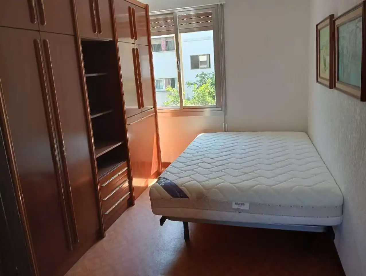 Habitación de Piso en venta en Bilbao  con Lavadora, Microondas y Balcón
