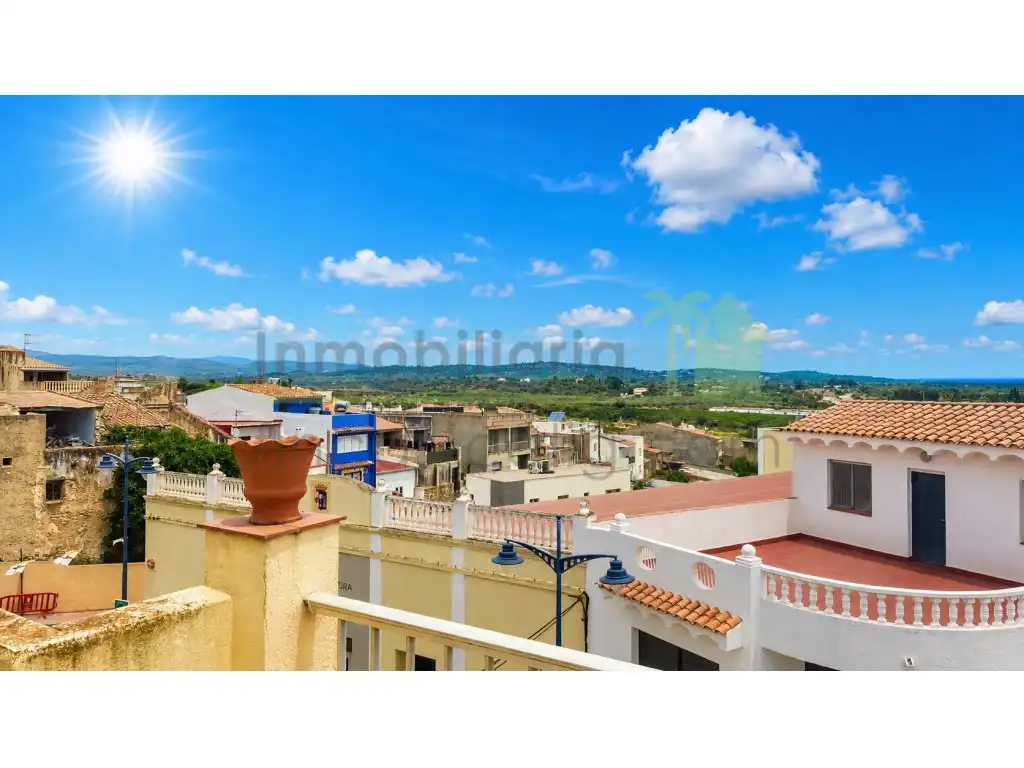 Vista exterior de Casa o chalet en venta en Càlig con Aire acondicionado y Terraza