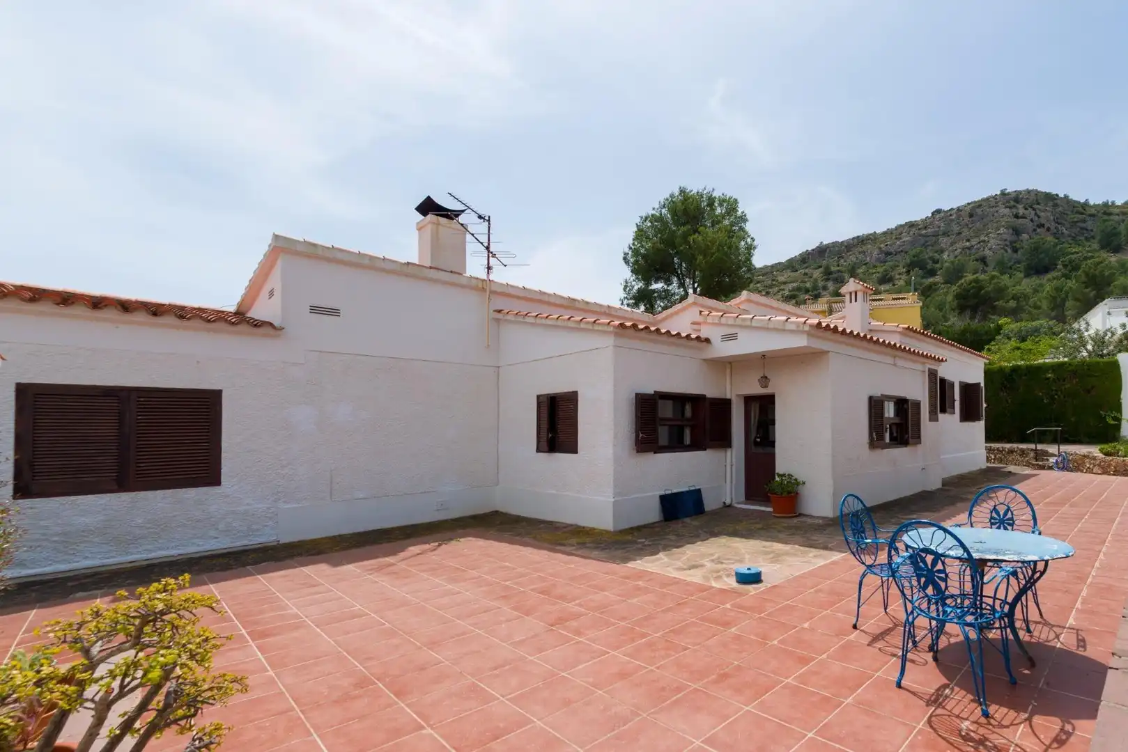 Vista exterior de Casa o xalet en venda en Benicasim / Benicàssim amb Jardí privat, Terrassa i Traster