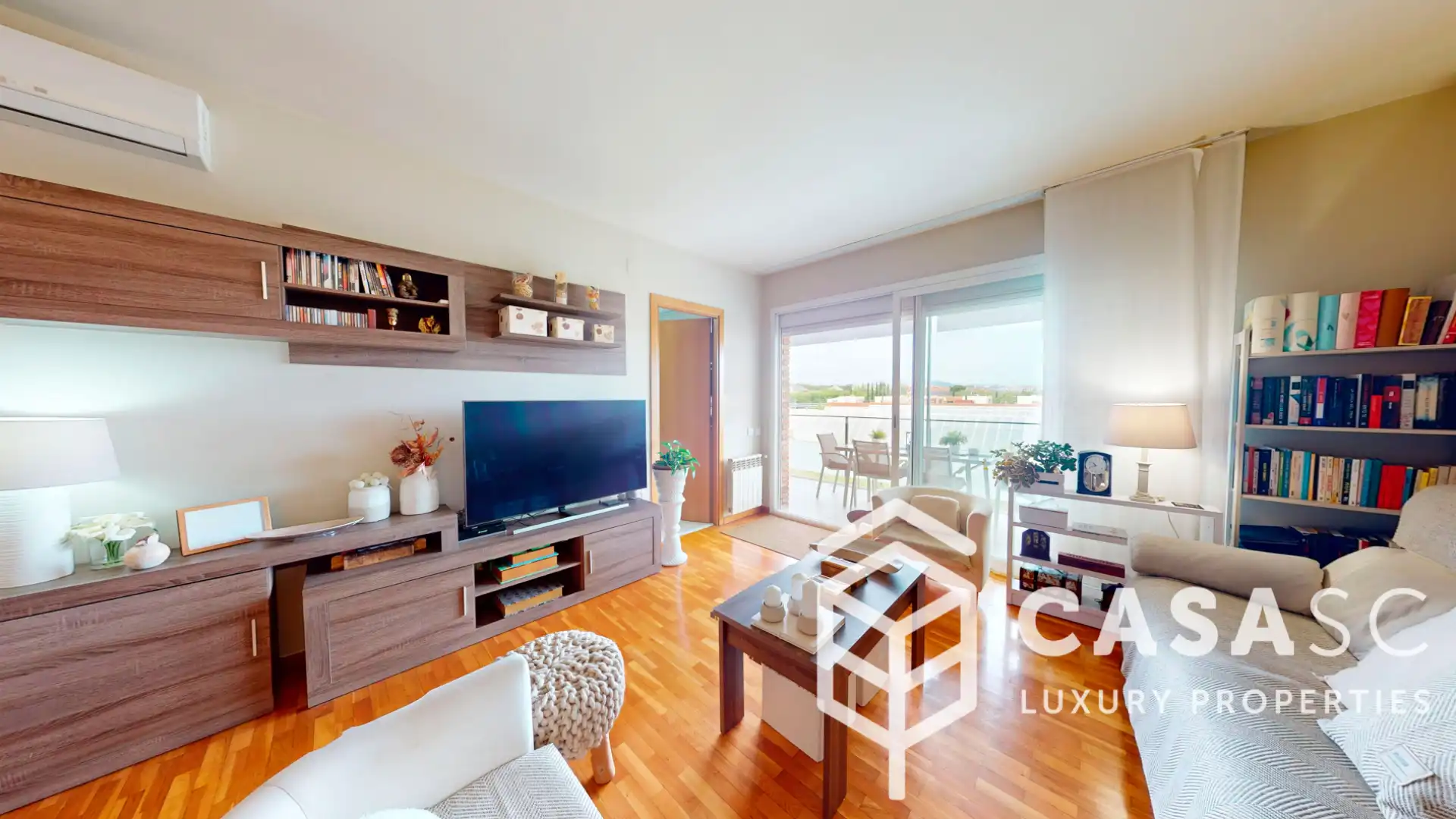 Living room of Attic for sale in Sant Cugat del Vallès  with Air Conditioner, Heating and Parquet flooring