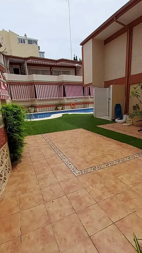 Piscina de Estudio de alquiler en Torremolinos con Aire acondicionado, Calefacción y Terraza