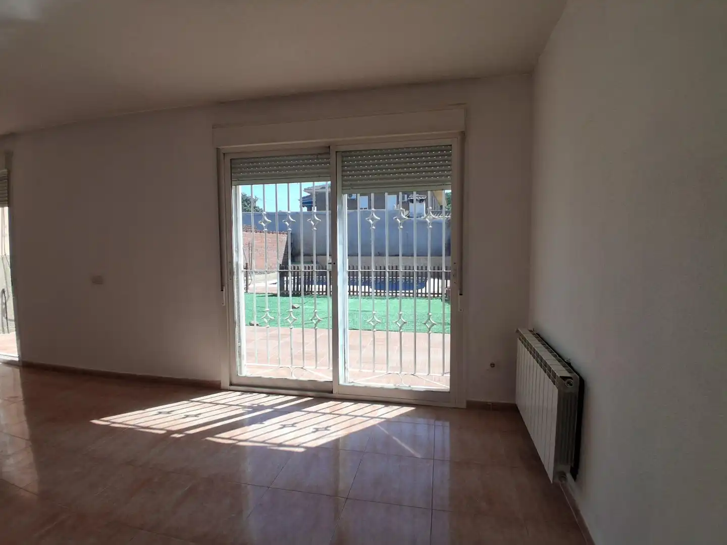 Dormitori de Casa adosada en venda en El Viso de San Juan amb Calefacció i Piscina