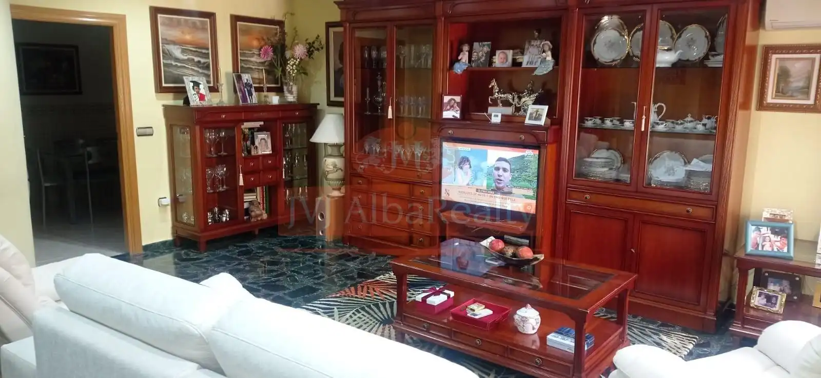Sala de estar de Casa adosada en venta en Albacete con Aire acondicionado, Calefacción y Jardín privado