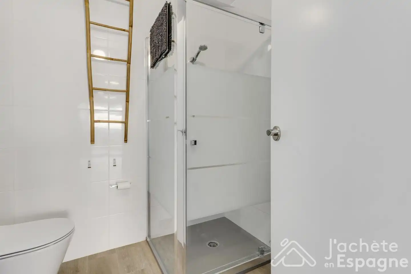 Baño de Estudio en venta en Sueca con Aire acondicionado, Terraza y Amueblado