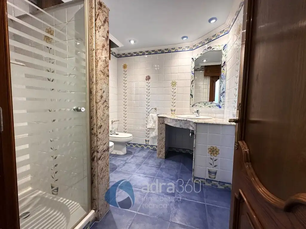 Bathroom of Houses for sale in Lardero  with Air Conditioner, Heating and Private garden