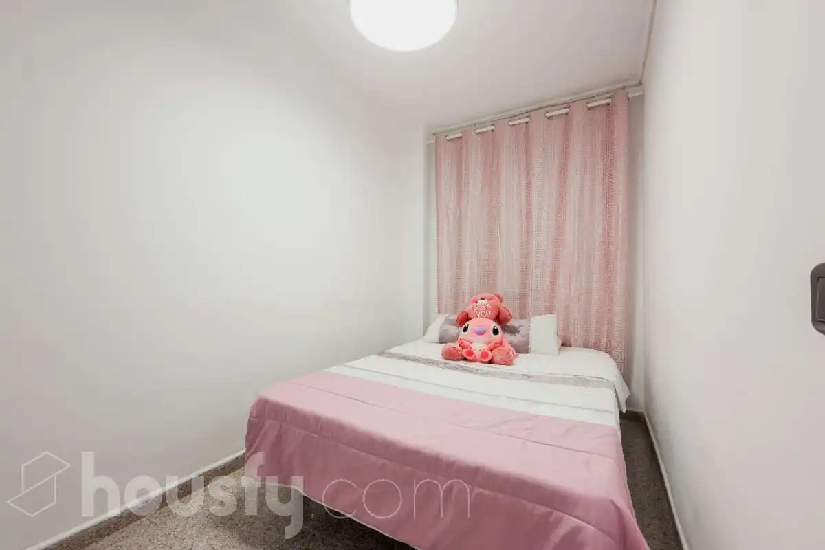 Habitación de Piso en venta en Badalona con Aire acondicionado, Calefacción y Amueblado