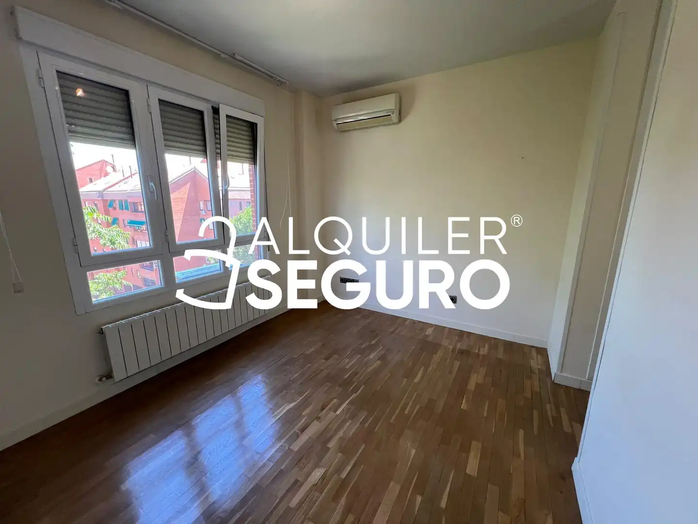Bedroom of Flat for rent in Tres Cantos  with Air Conditioner and Heating