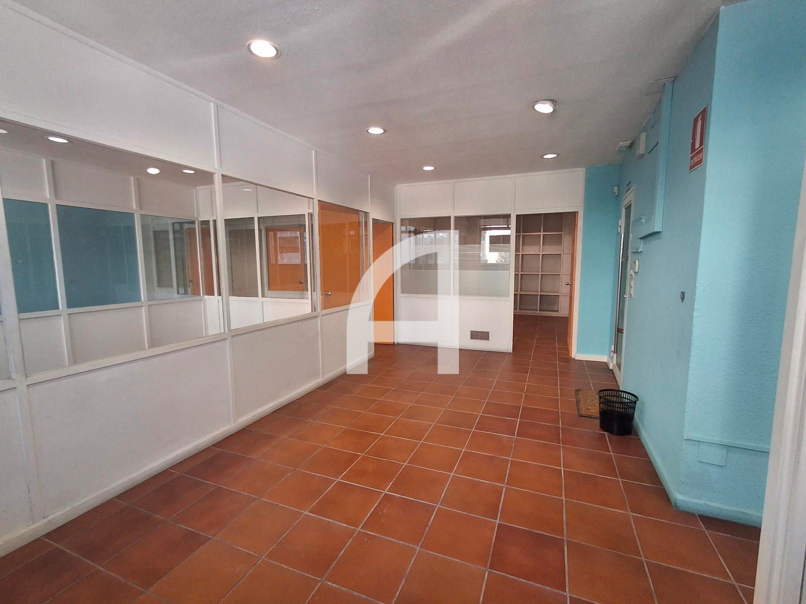 Oficina de lloguer en Vigo  amb Traster