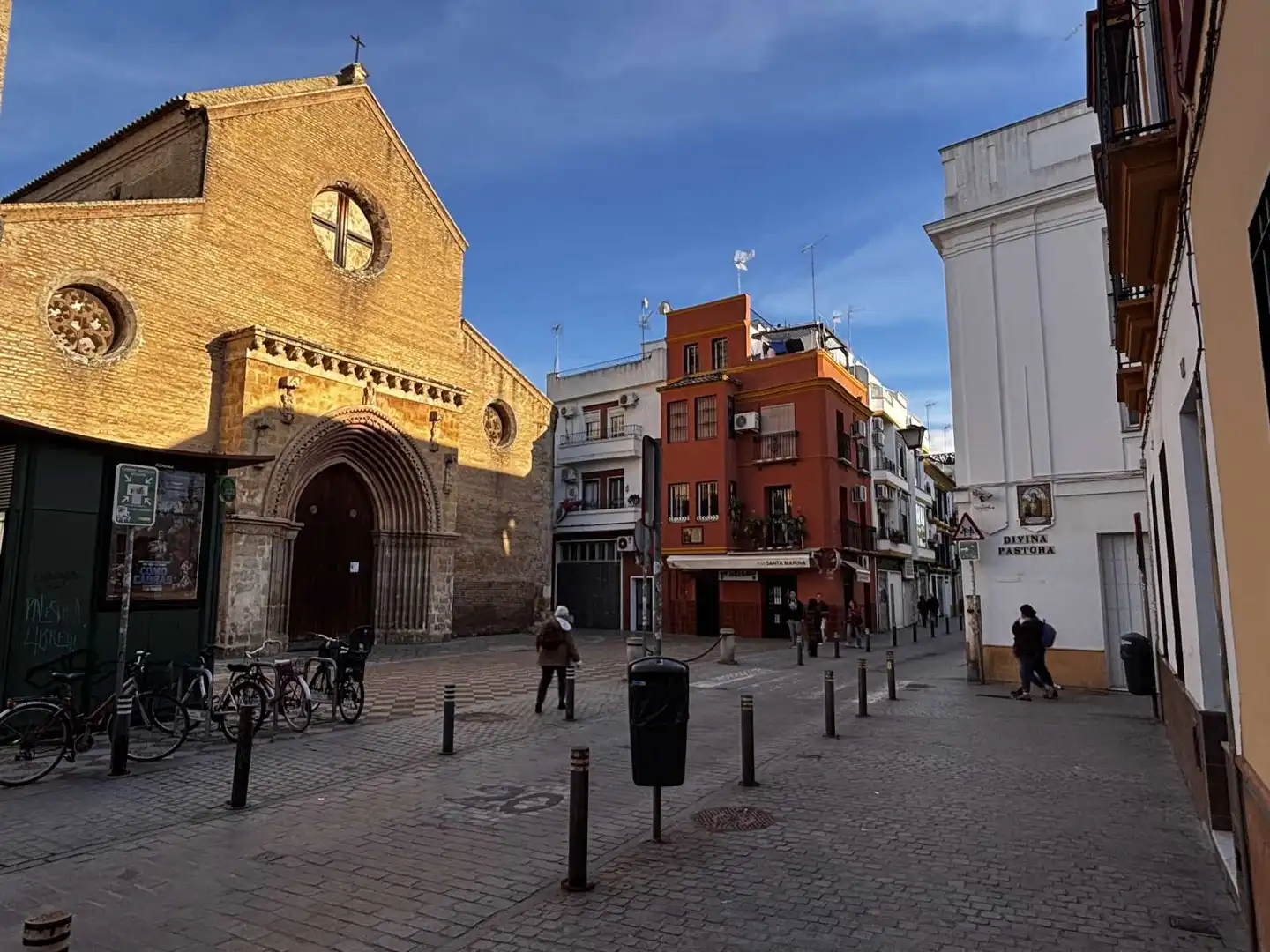 Vista exterior de Apartament per a compartir en Sevilla amb Aire condicionat, Calefacció i Terrassa