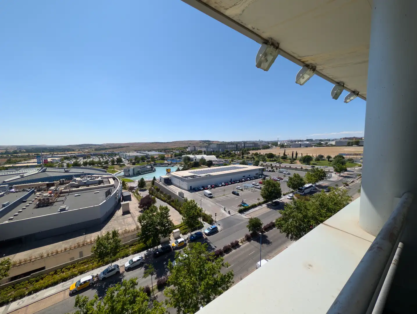 Außenansicht von Büro zur Miete in Rivas-Vaciamadrid mit Klimaanlage, Heizung und Terrasse
