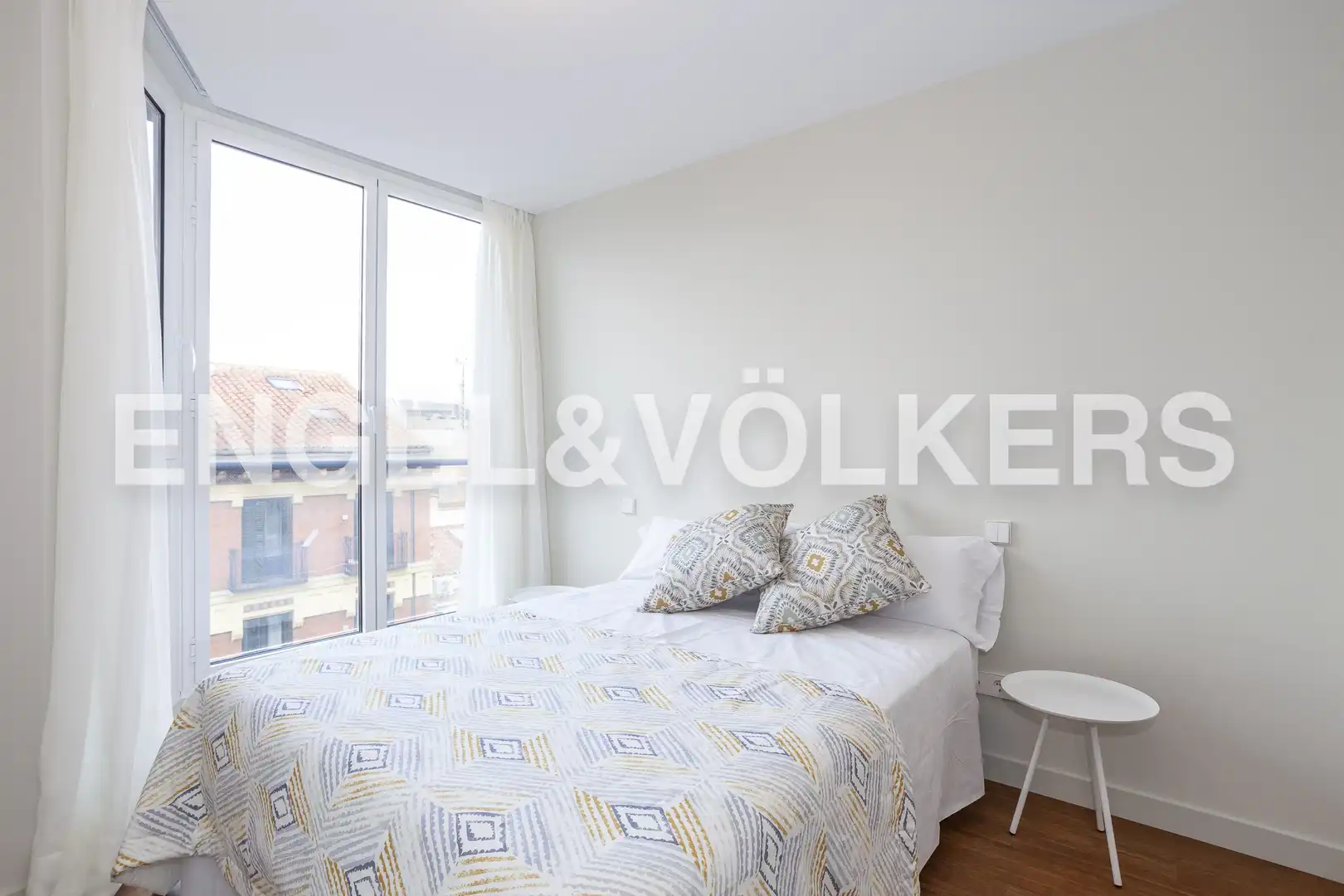 Bedroom of Flat for rent in Madrid  with Air Conditioner, Heating and Swimming Pool