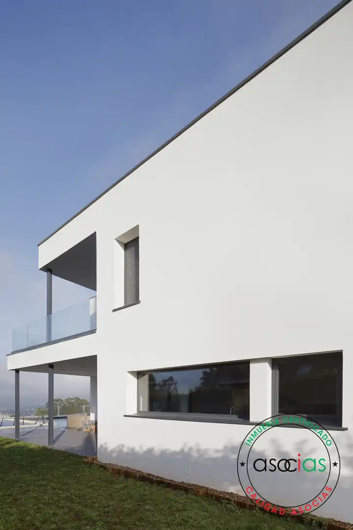 Vista exterior de Casa o xalet en venda en Gijón  amb Calefacció, Jardí privat i Terrassa