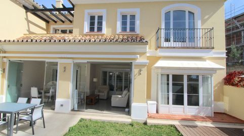 Foto 3 de Casa adosada en venda a Elviria, Marbella